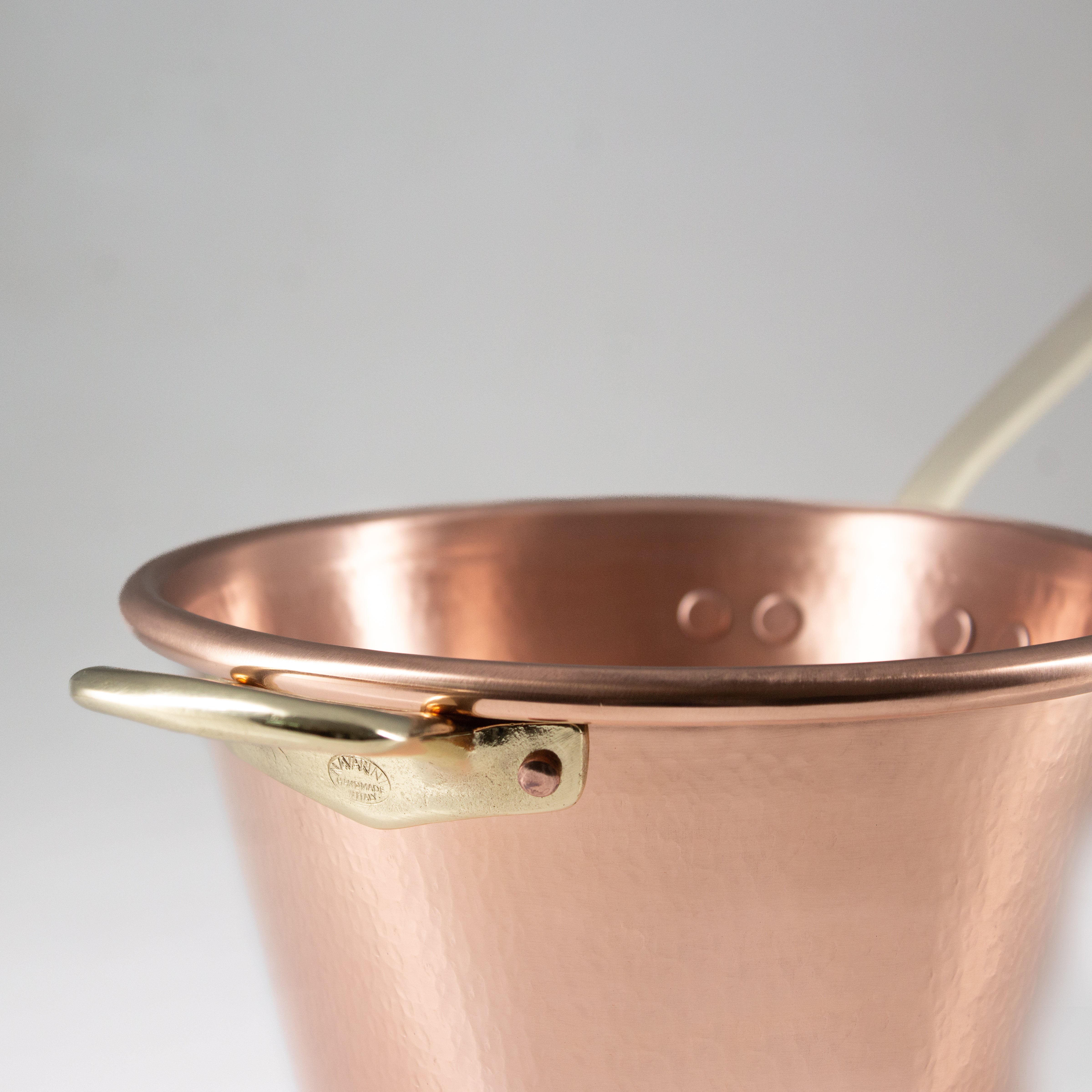 Paiolo in rame con manico in ottone